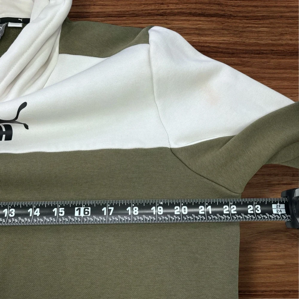 Puma Green and White Pullover Hoodie. Size Medium - Picture 4 of 9